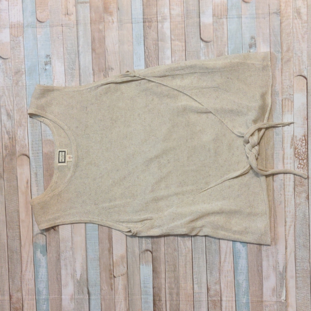 mo:vint off-white tie front sleeveless knit top